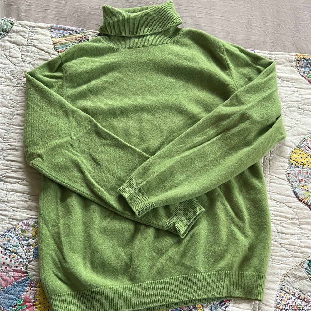 100% cashmere sweater size small